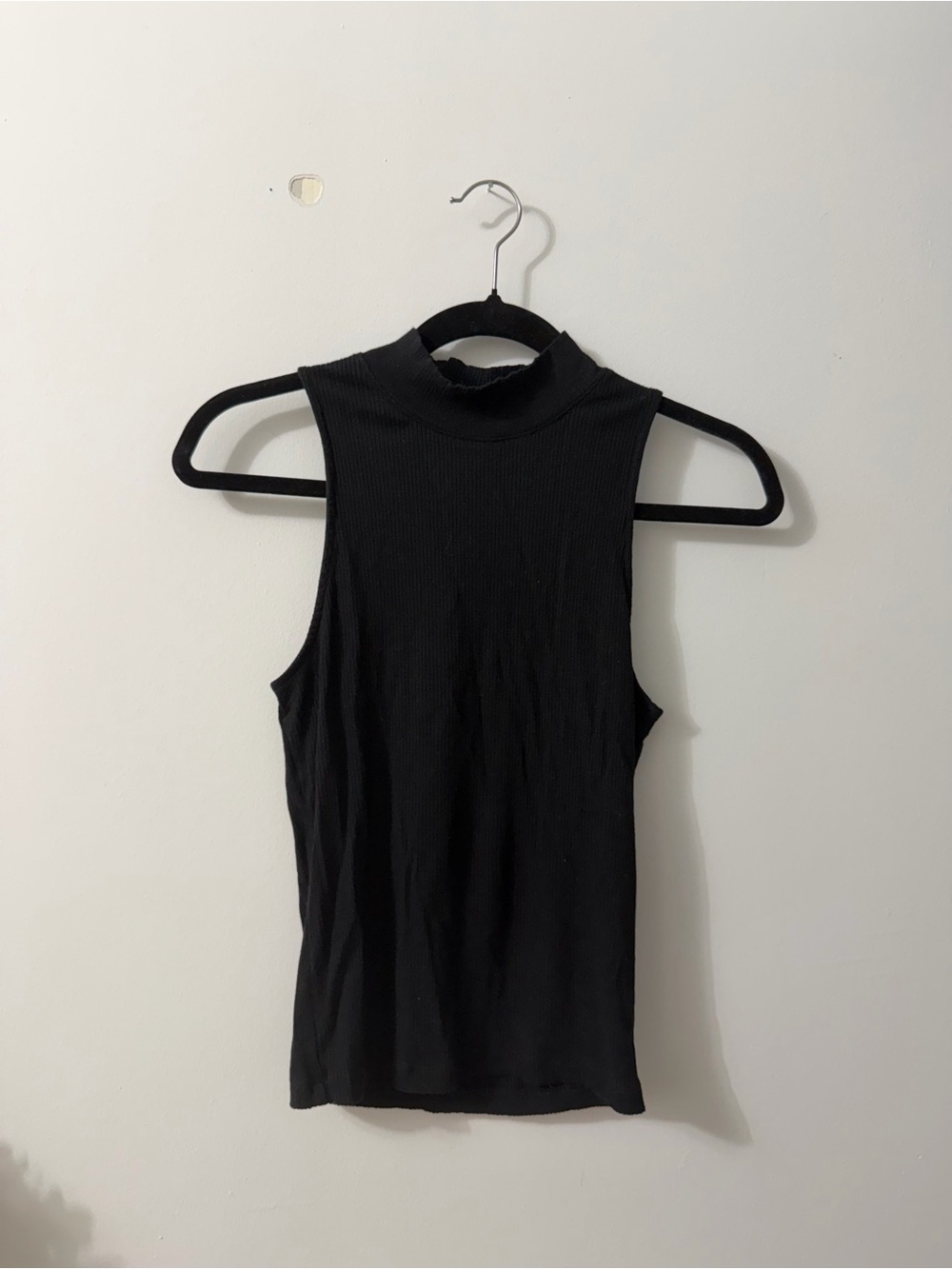 Cape Juby Black Sleeveless Mock Neck Tank
